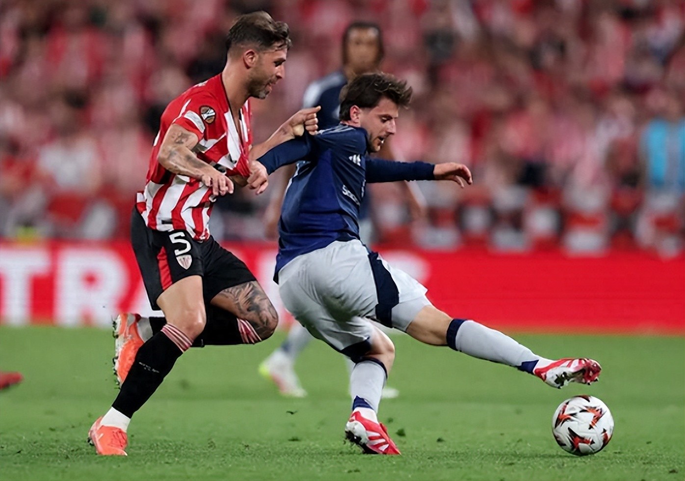 清晨突围战来临，曼联围绕欧超杯外线爆发，震撼外界，心理建设被强调(巴萨6比1巴黎全场回放)