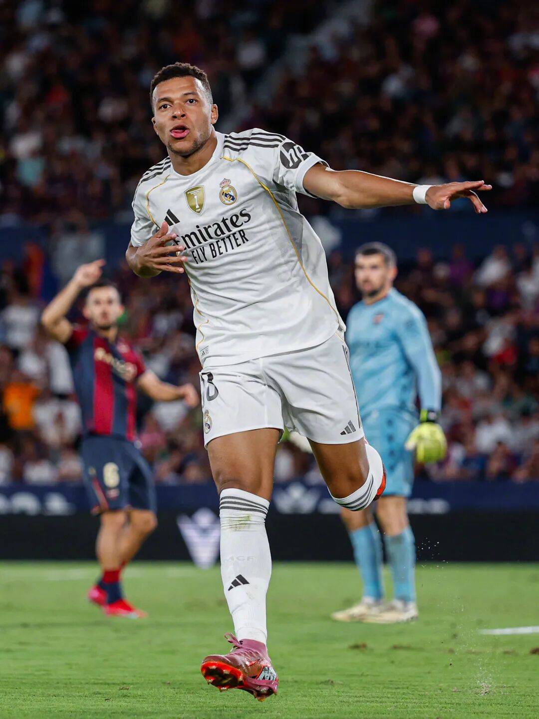 开云官方网站-关于今晚西甲焦点战，奥兰多魔术手感冰凉，底气十足，年轻球员得到机会的信息