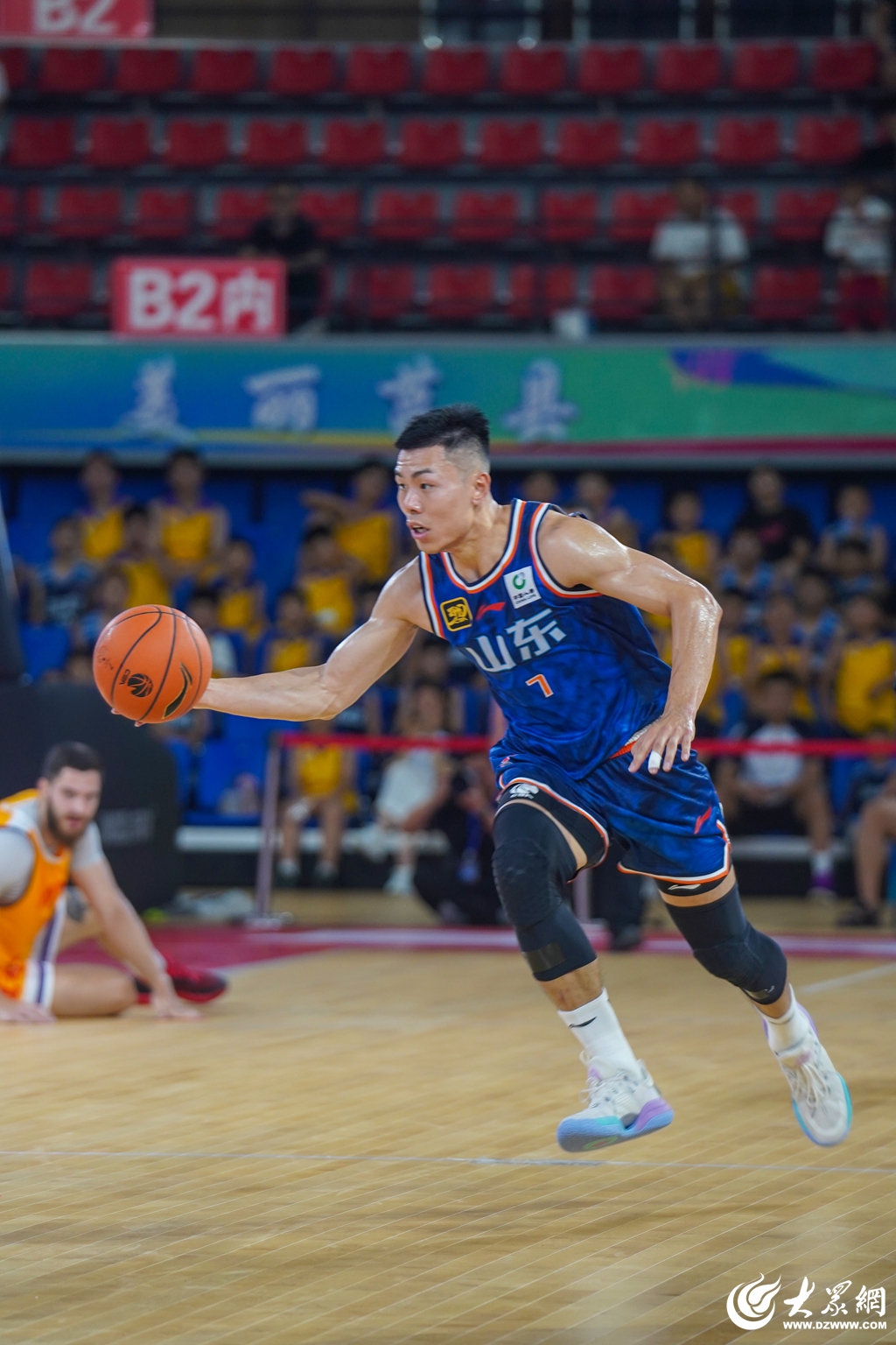 KAIYUN SPORTS-加时末段山东男篮调整名单以备欧超杯；更衣室发声环节打磨；赛场秩序良好；更衣室氛围转暖的简单介绍